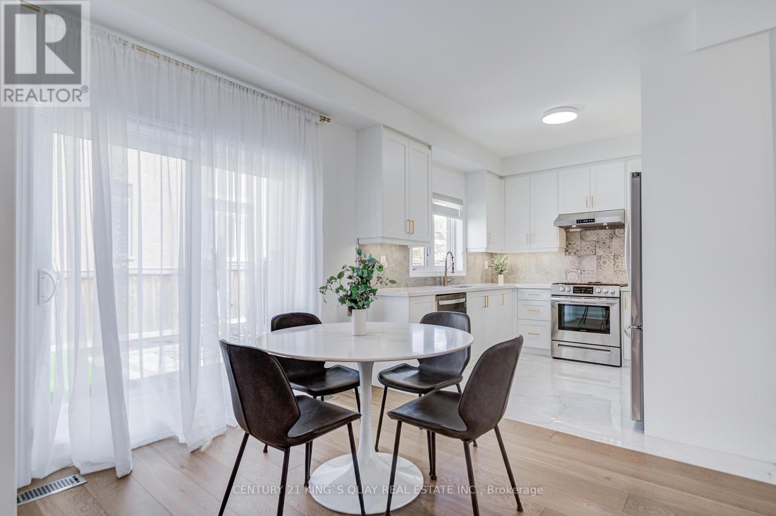 5 PAVAROTTI STREET - 10