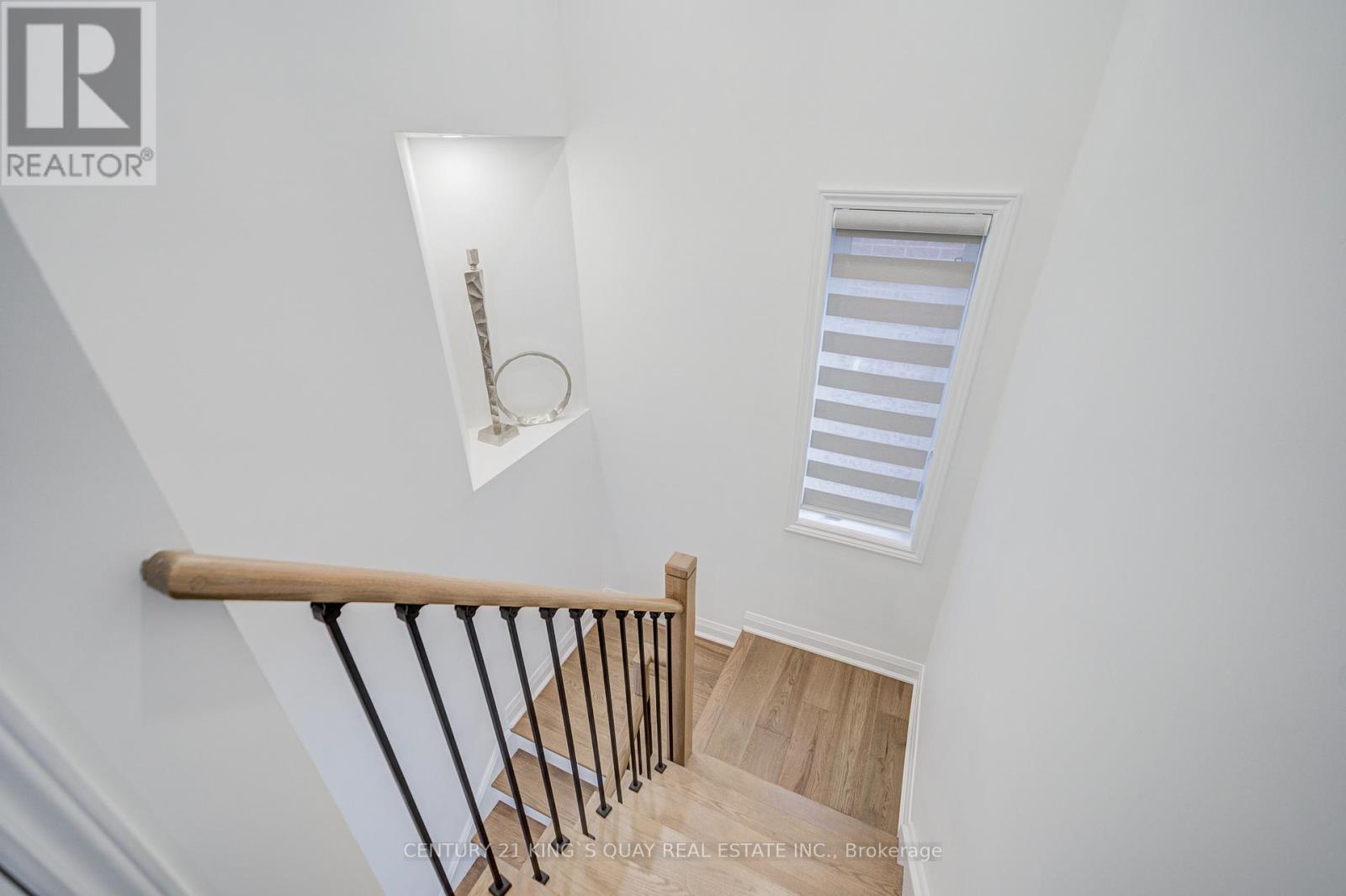 5 PAVAROTTI STREET - 12