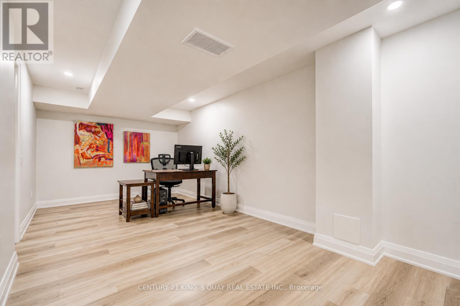 5 PAVAROTTI STREET - 21