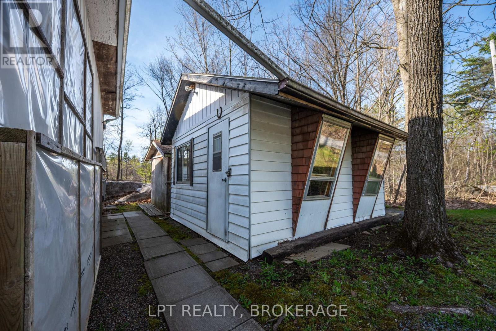 1023 MOON ROAD - 42