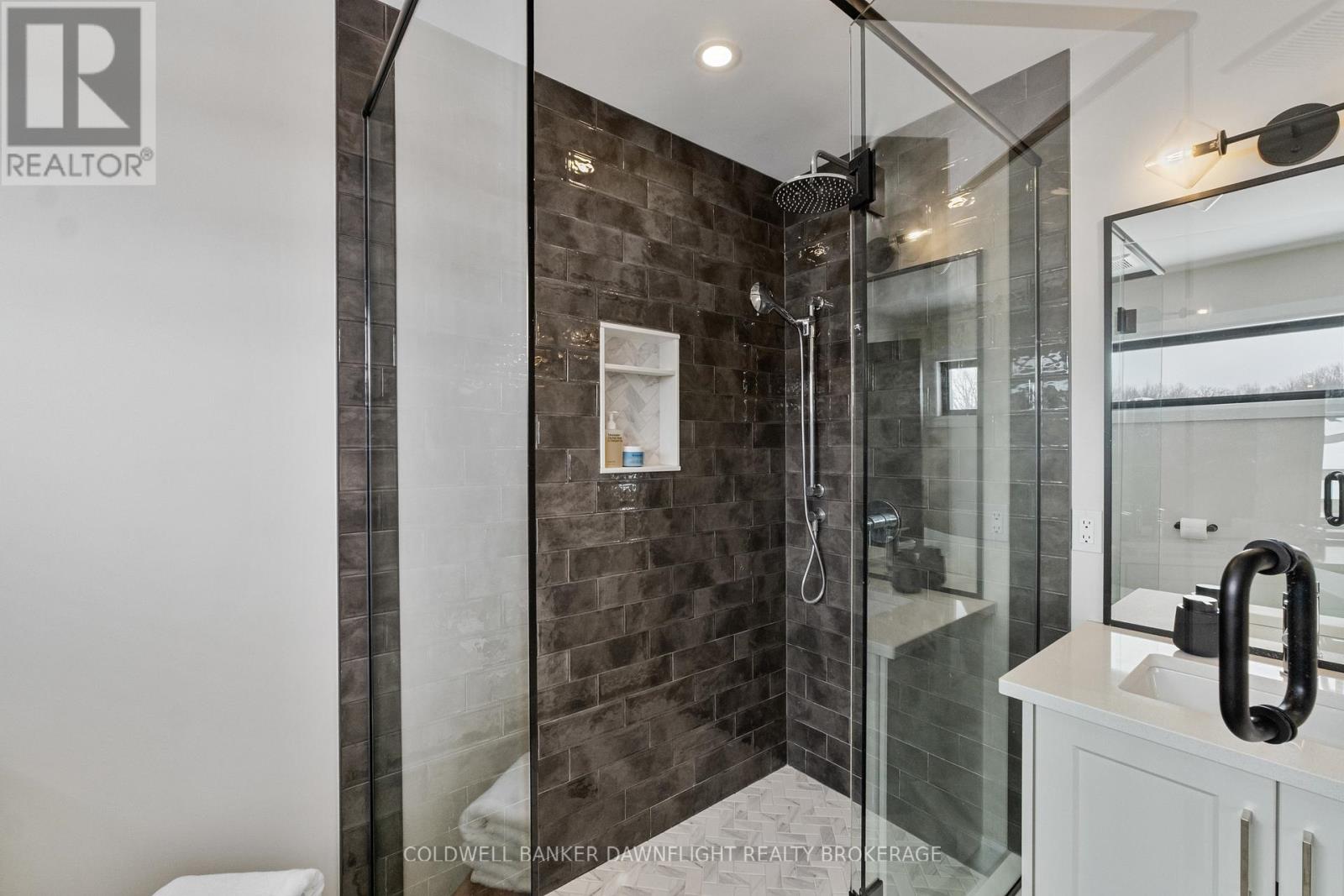 160 FOXBOROUGH PLACE - 27