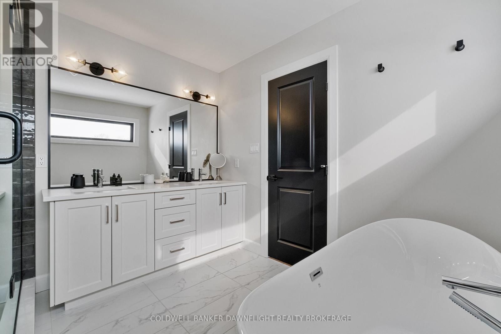 160 FOXBOROUGH PLACE - 29