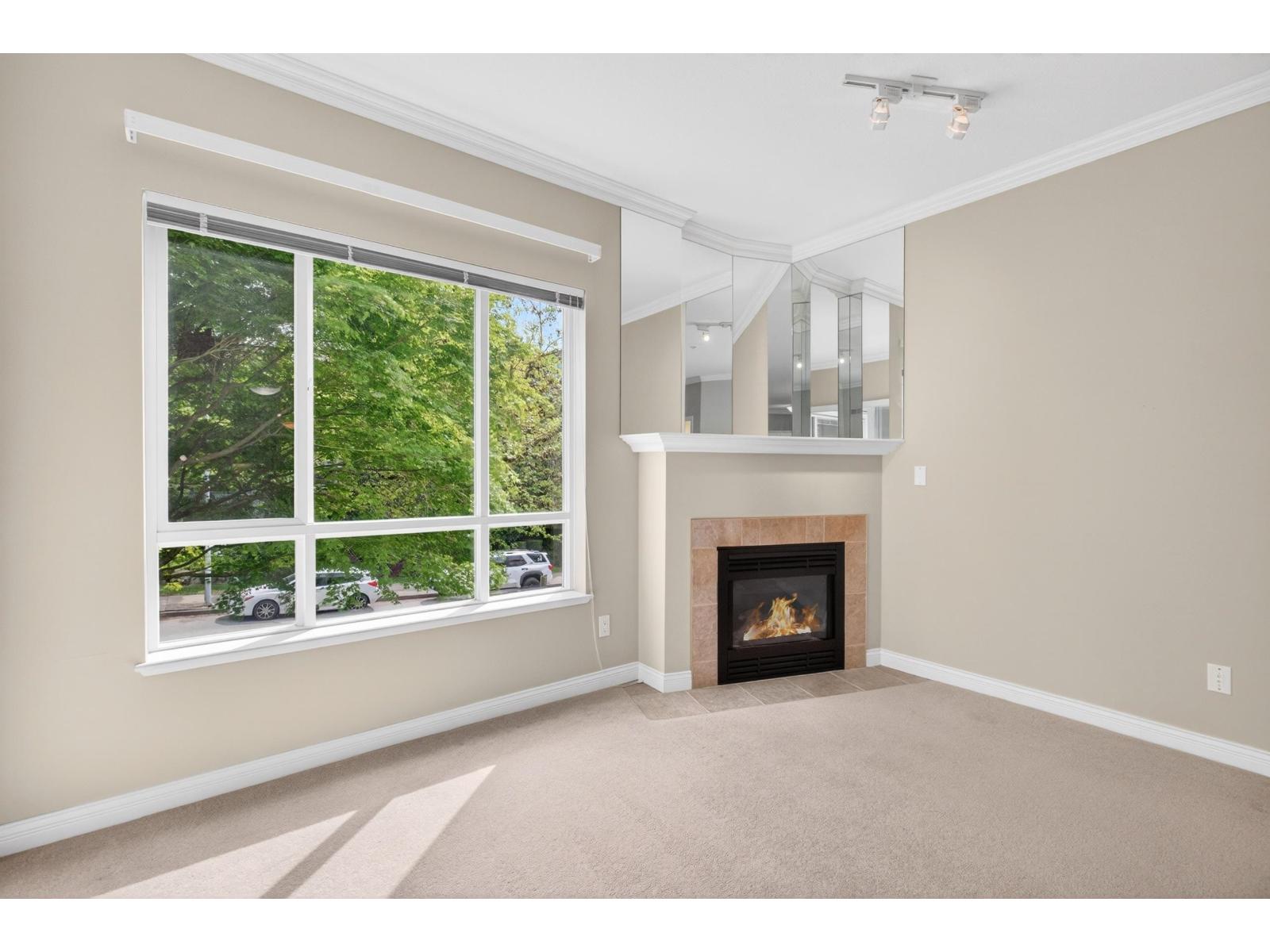 201 1685 152A STREET