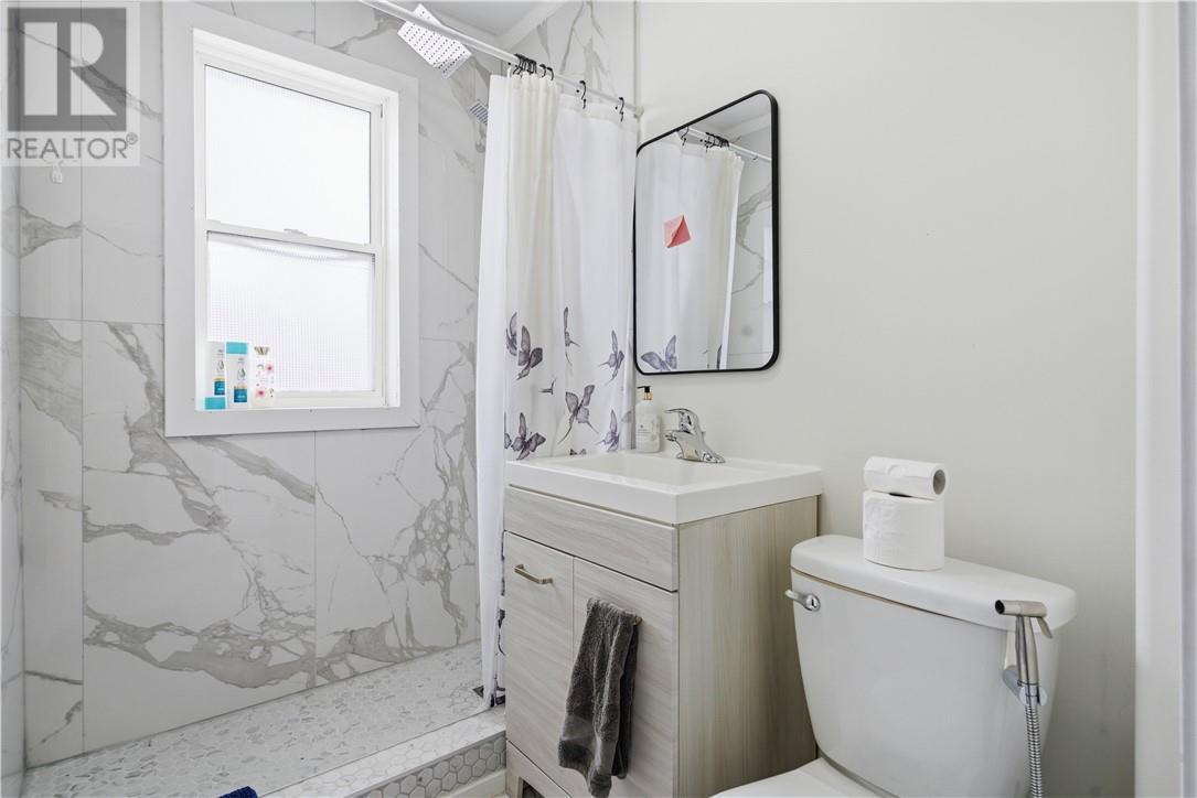 392 Montague Avenue - 35