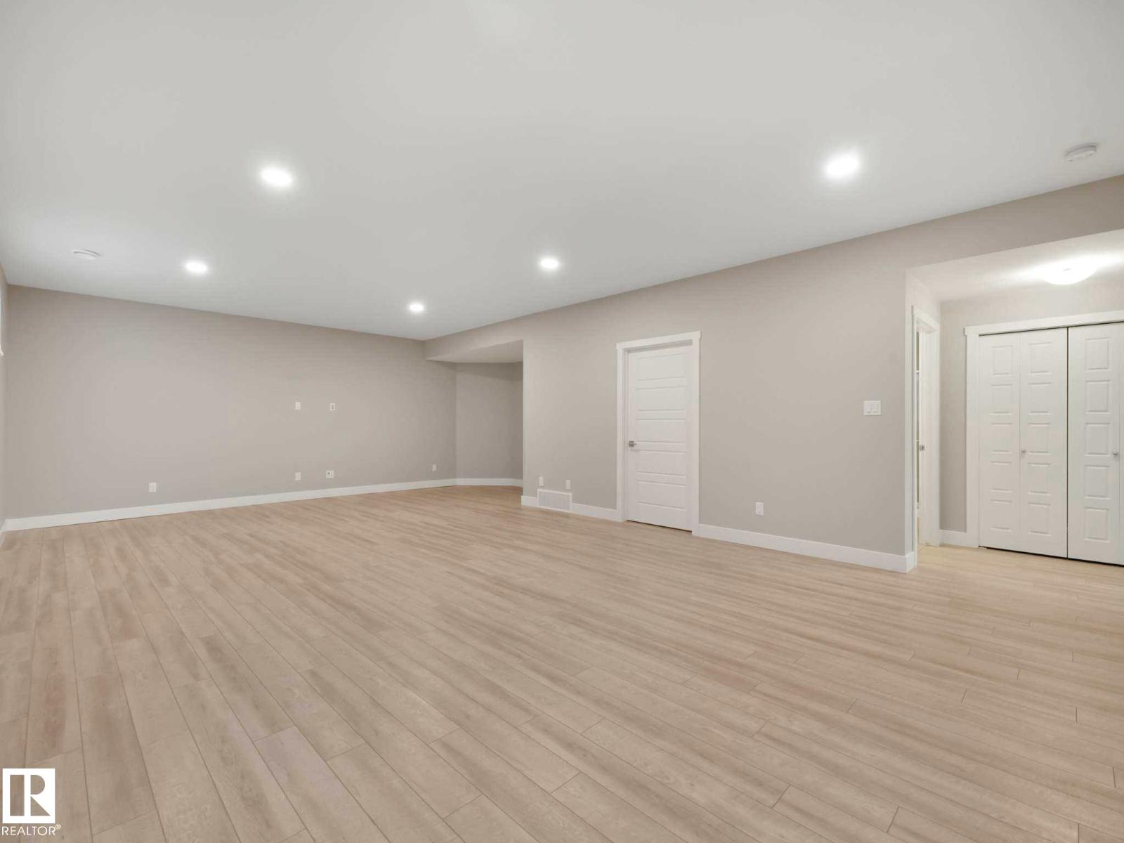 7515 173 AV NW, Edmonton
