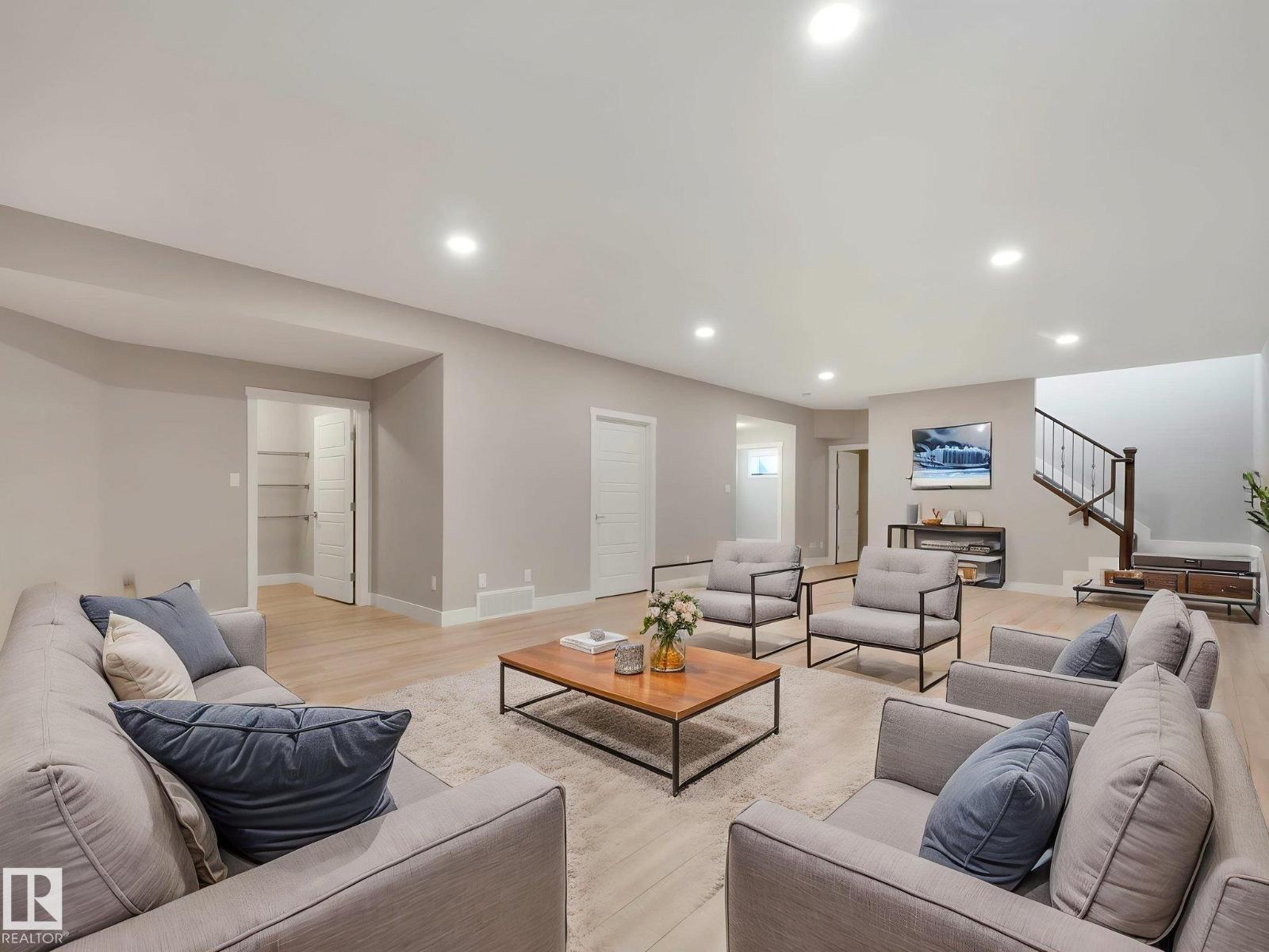 7515 173 AV NW, Edmonton