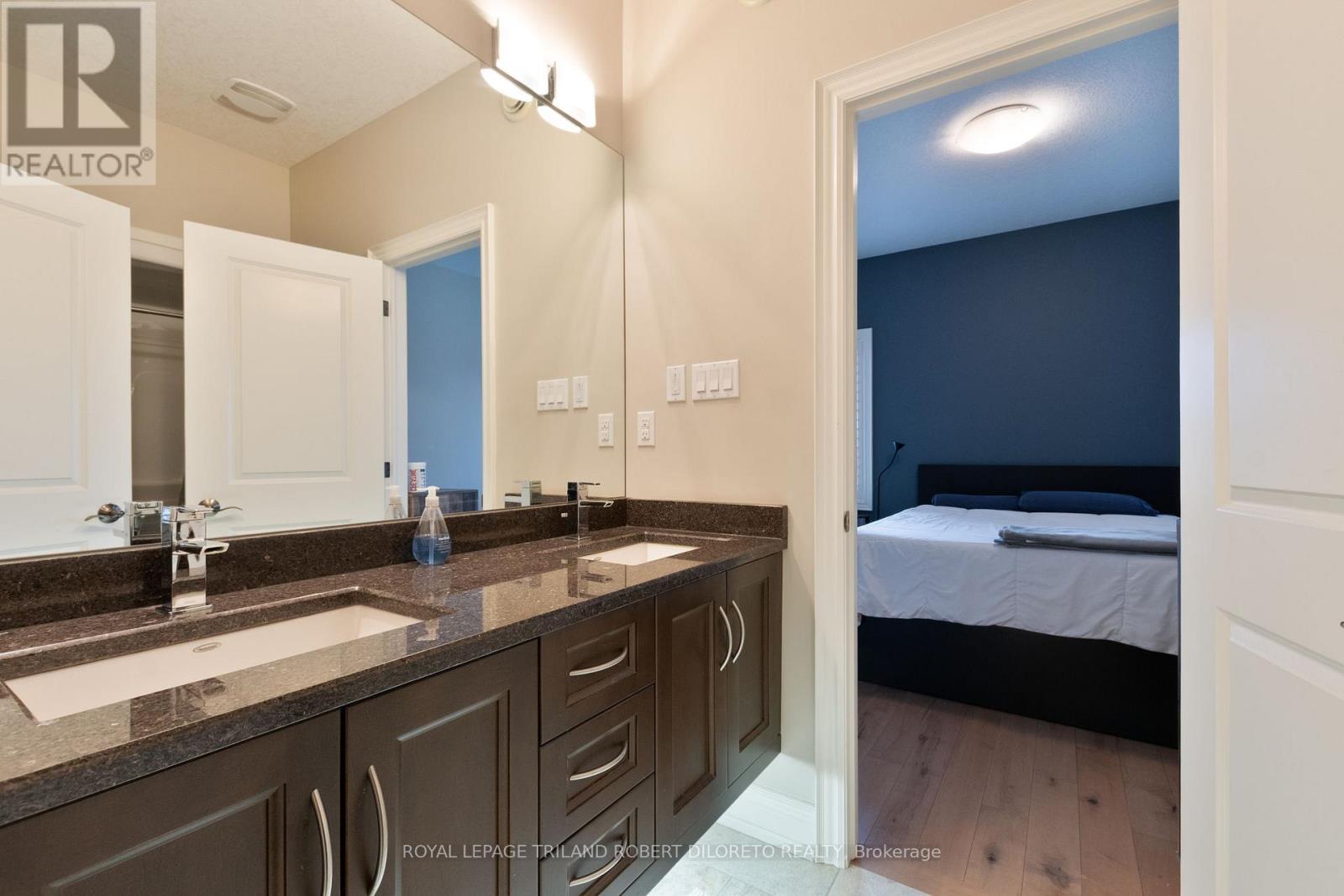 6968 CLAYTON WALK - 31