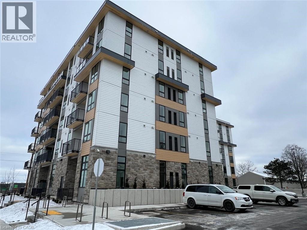 101 GOLDEN EAGLE Road Unit# 111, Waterloo, Ontario, N2V1C3 — Photo 2