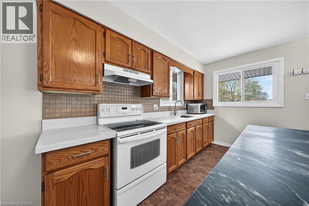 34 AVENUE Road, Cambridge, Ontario, N1R1B7 — Photo 10