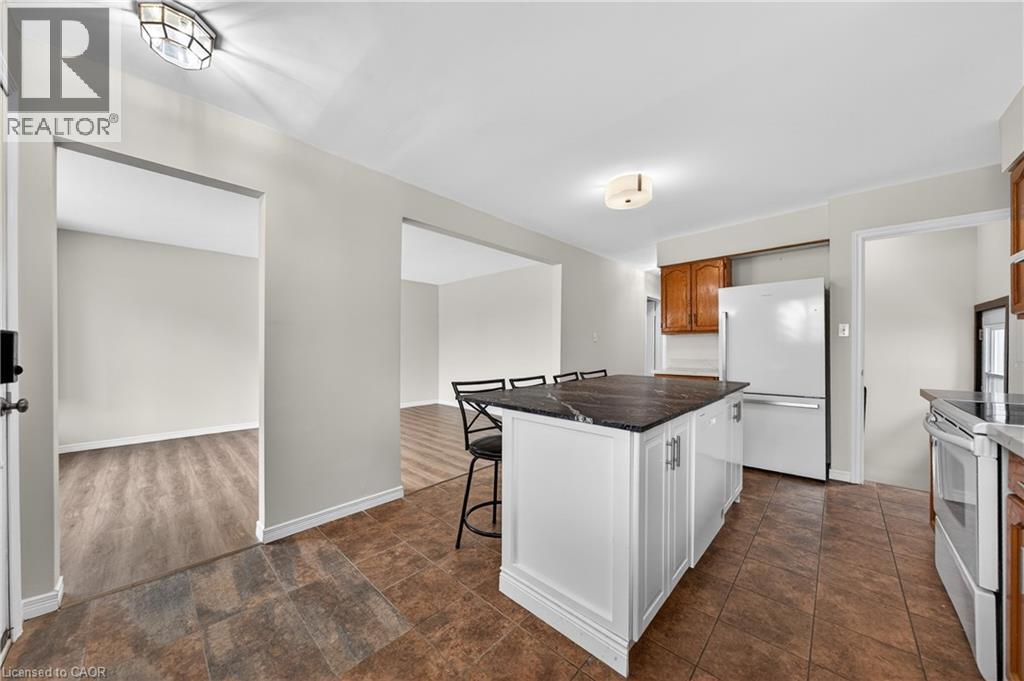 34 AVENUE Road, Cambridge, Ontario, N1R1B7 — Photo 12