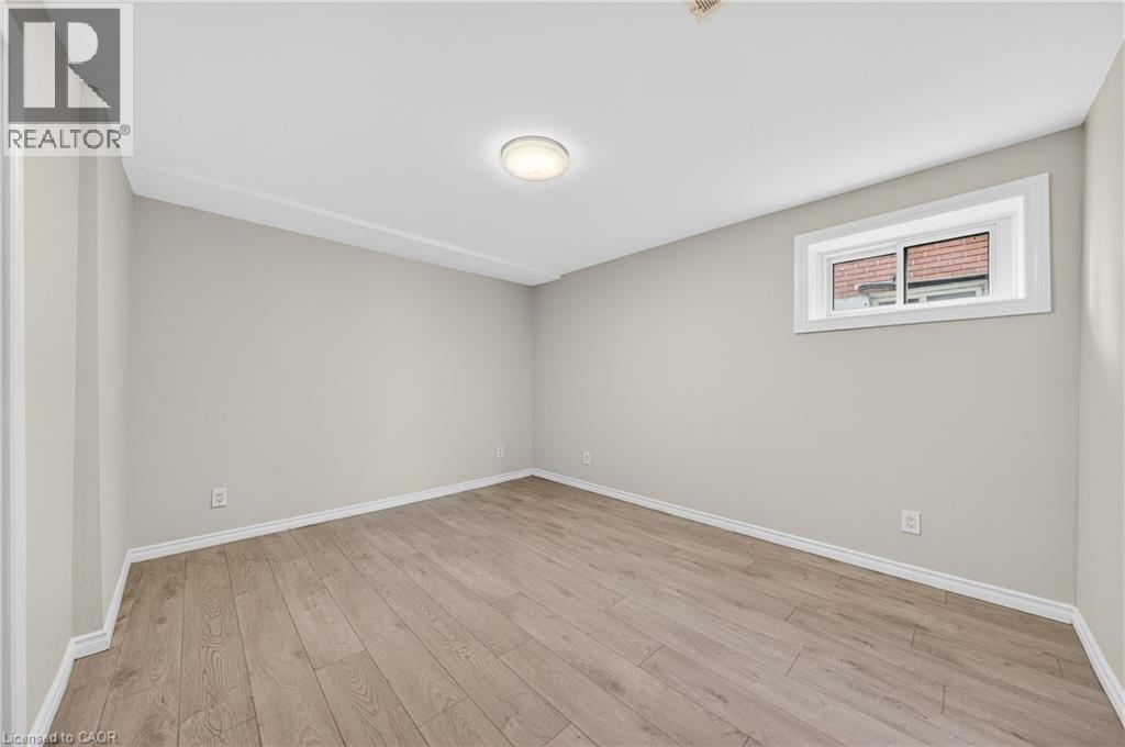 34 AVENUE Road, Cambridge, Ontario, N1R1B7 — Photo 40