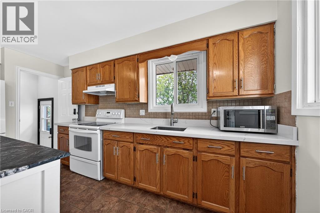 34 AVENUE Road, Cambridge, Ontario, N1R1B7 — Photo 9