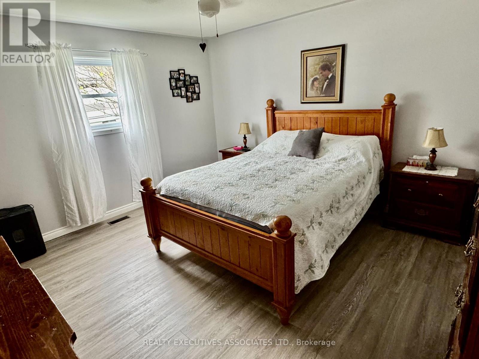 36 WEST LANE - 17