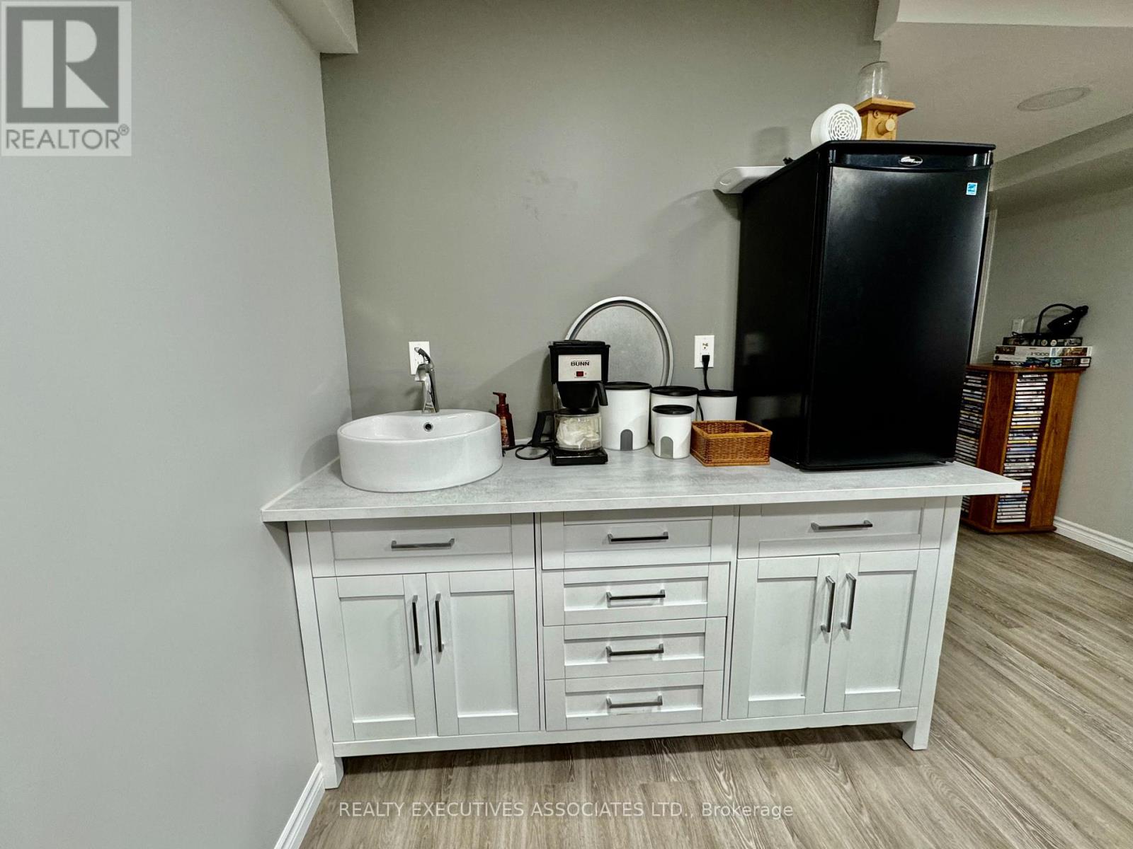 36 WEST LANE - 33