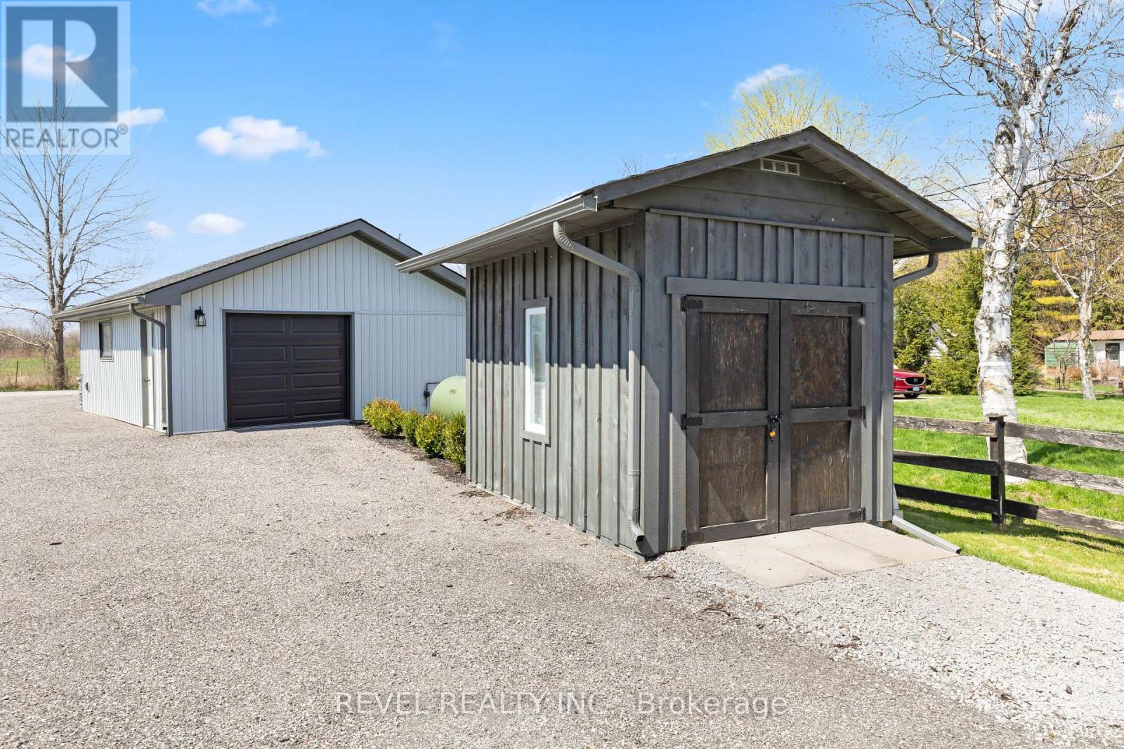 15 GLASSFORD ROAD - 42
