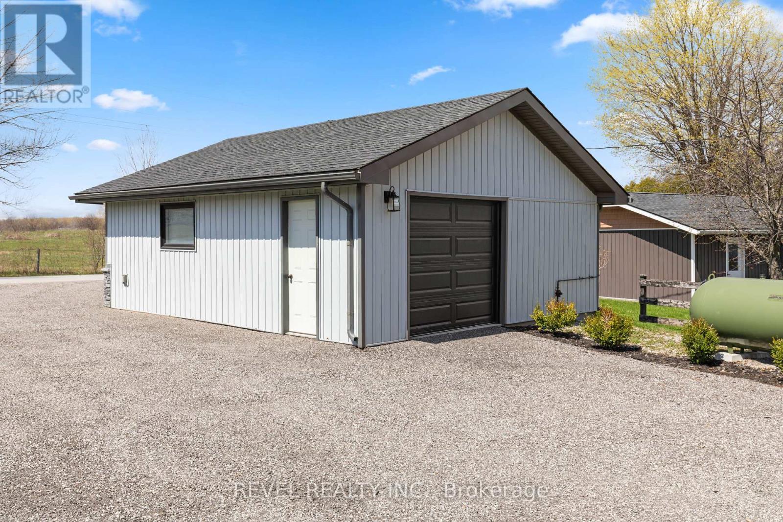 15 GLASSFORD ROAD - 44