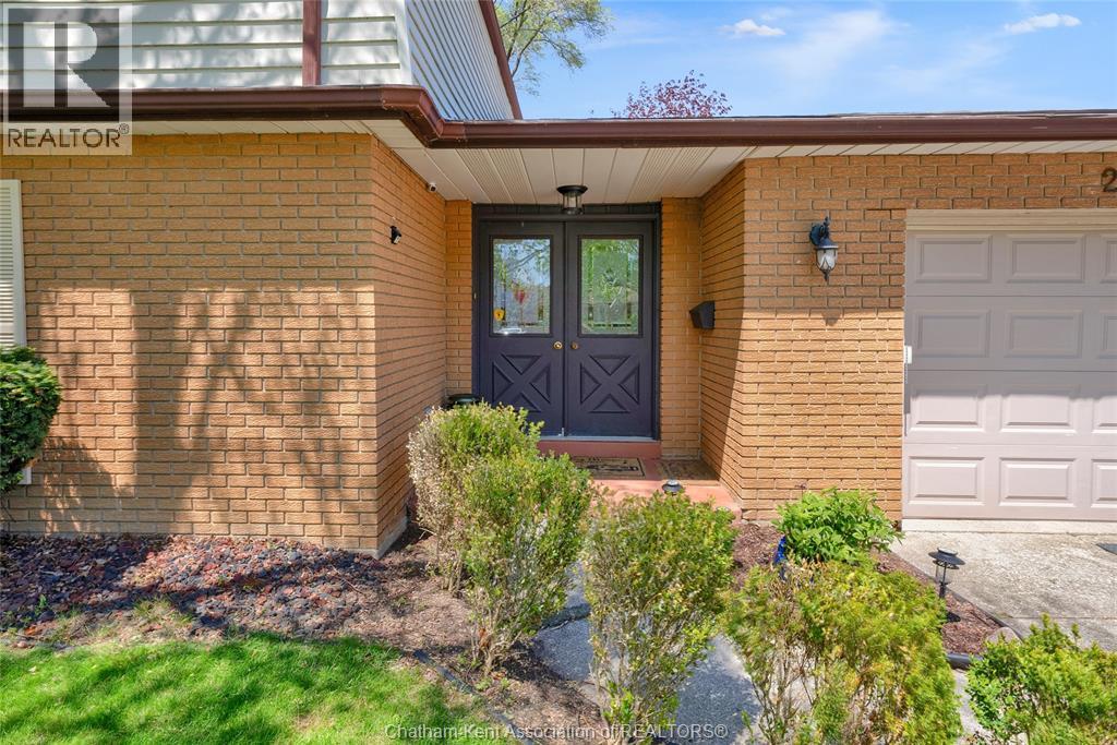 249 OXLEY DRIVE, Chatham, Ontario, N7L4S8 — Photo 4