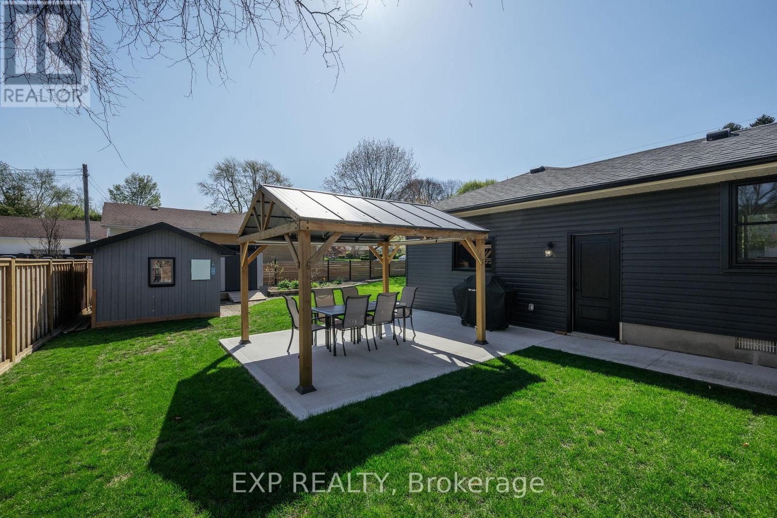 490 BLAKE STREET - 24