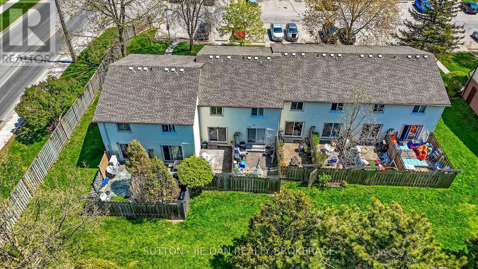 #3 1919 TRAFALGAR STREET - 16