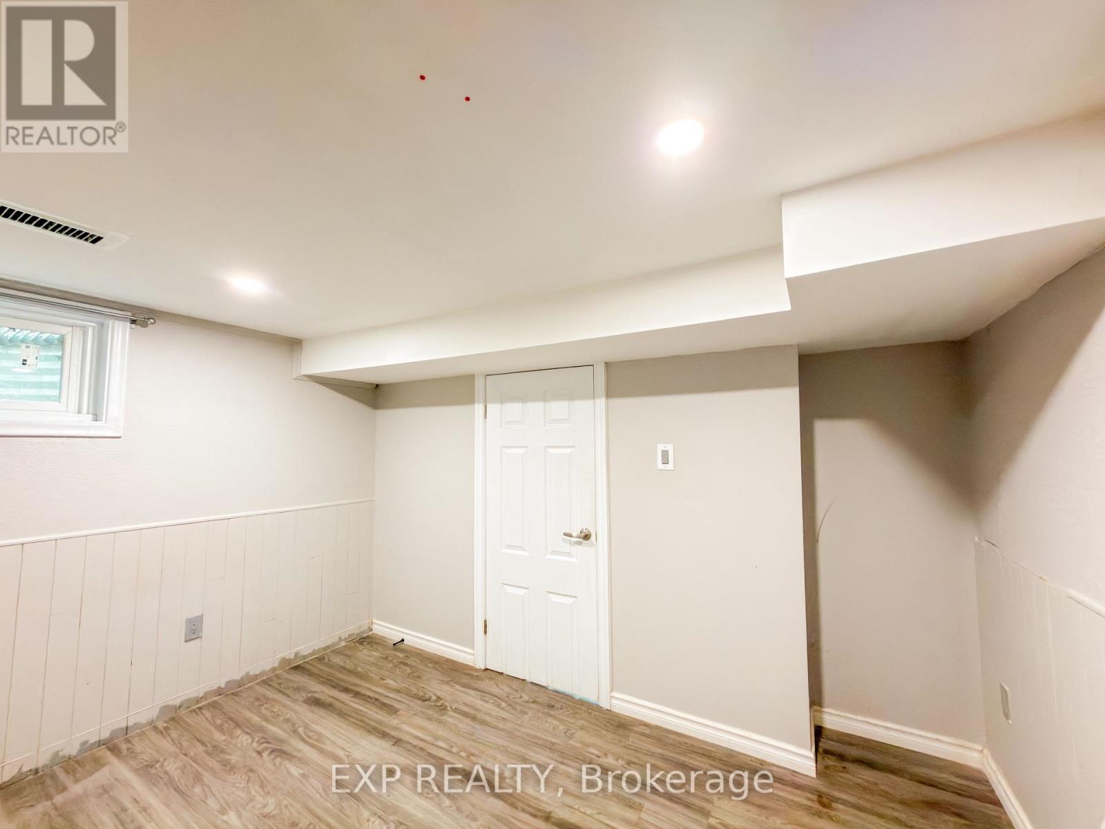50 EMERY STREET W - 18