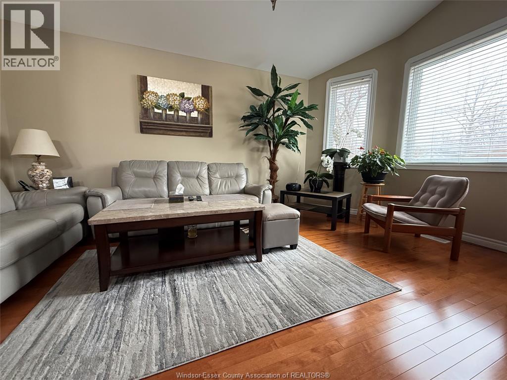 551 CLOVER STREET, Windsor, Ontario, N8P1C5 — Photo 3