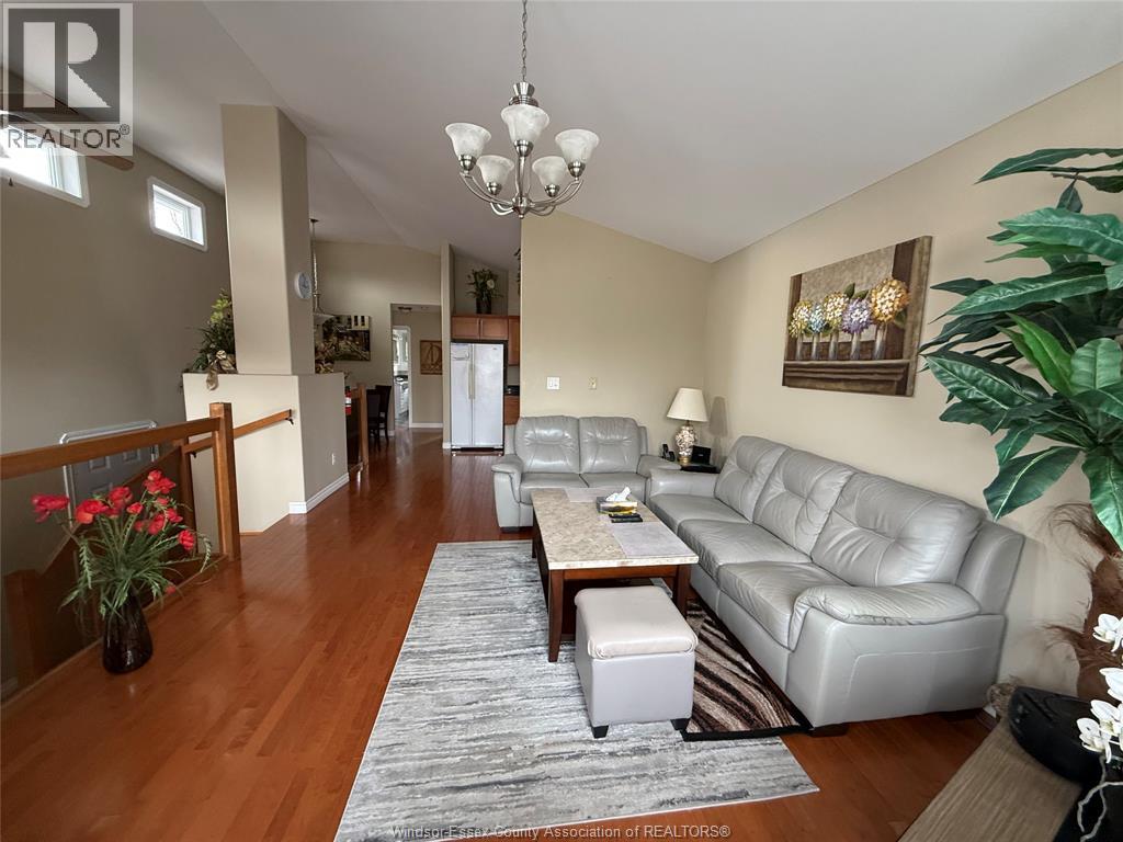 551 CLOVER STREET, Windsor, Ontario, N8P1C5 — Photo 4