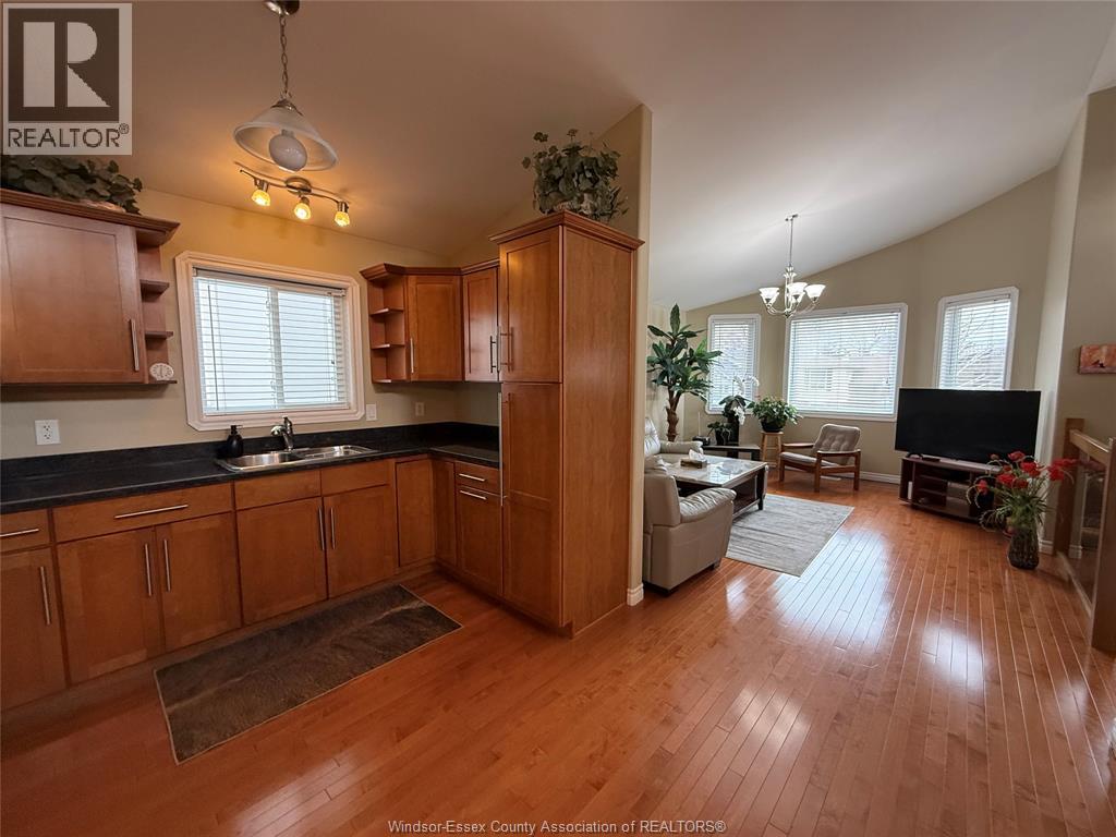 551 CLOVER STREET, Windsor, Ontario, N8P1C5 — Photo 5