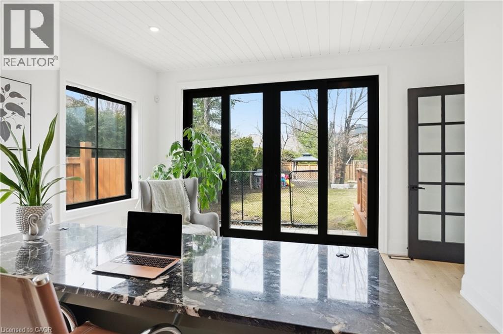 136 ROCKCLIFFE Road - 21