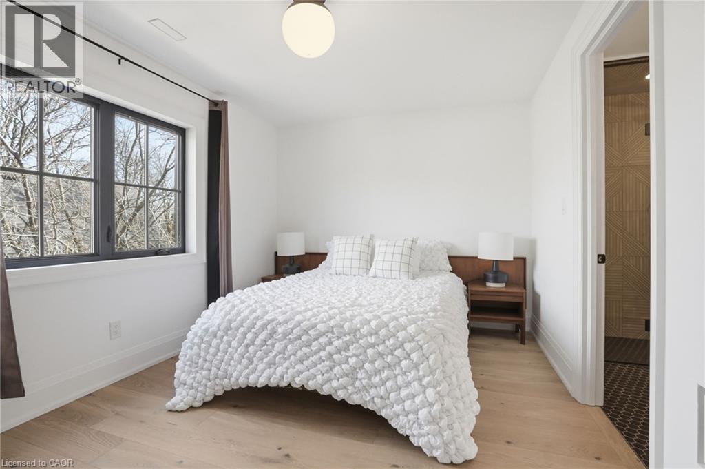 136 ROCKCLIFFE Road - 35