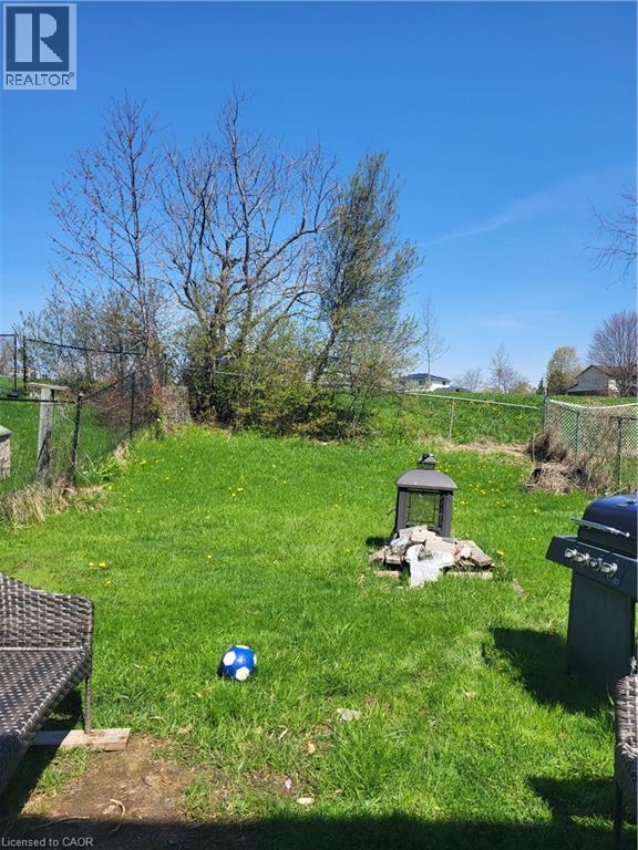 72 TIMBERLANE Crescent, Kitchener, Ontario, N2N1S9 — Photo 4