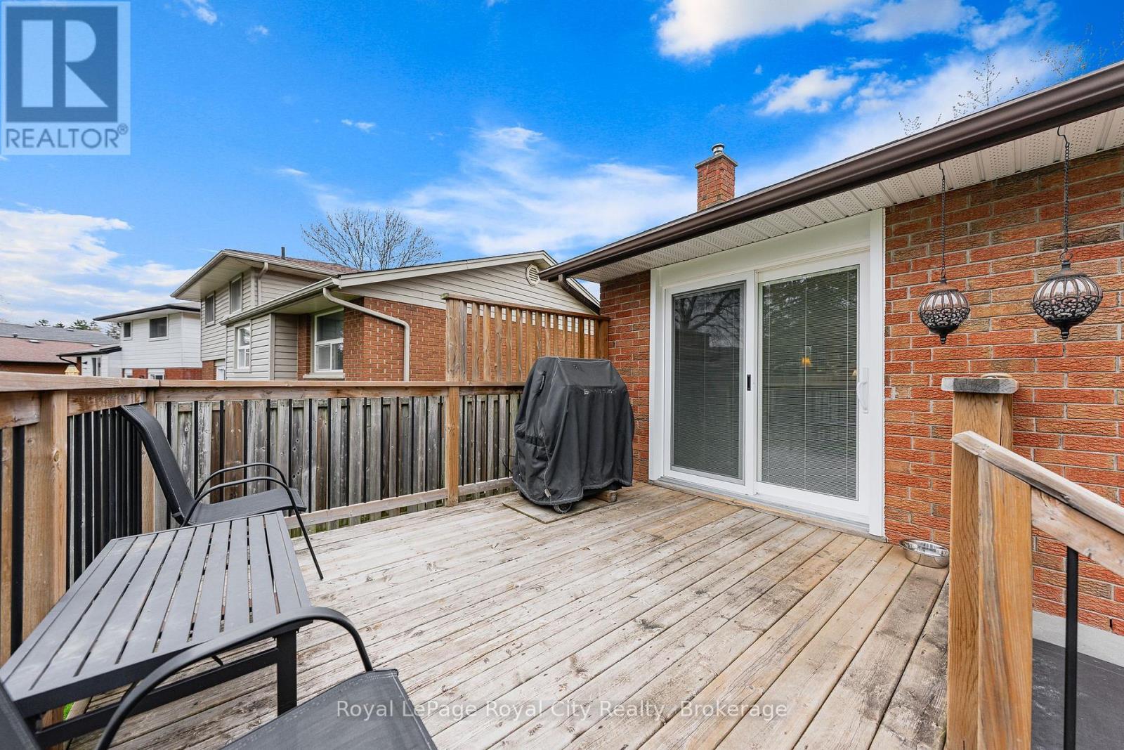 16 SANDERSON DRIVE - 24