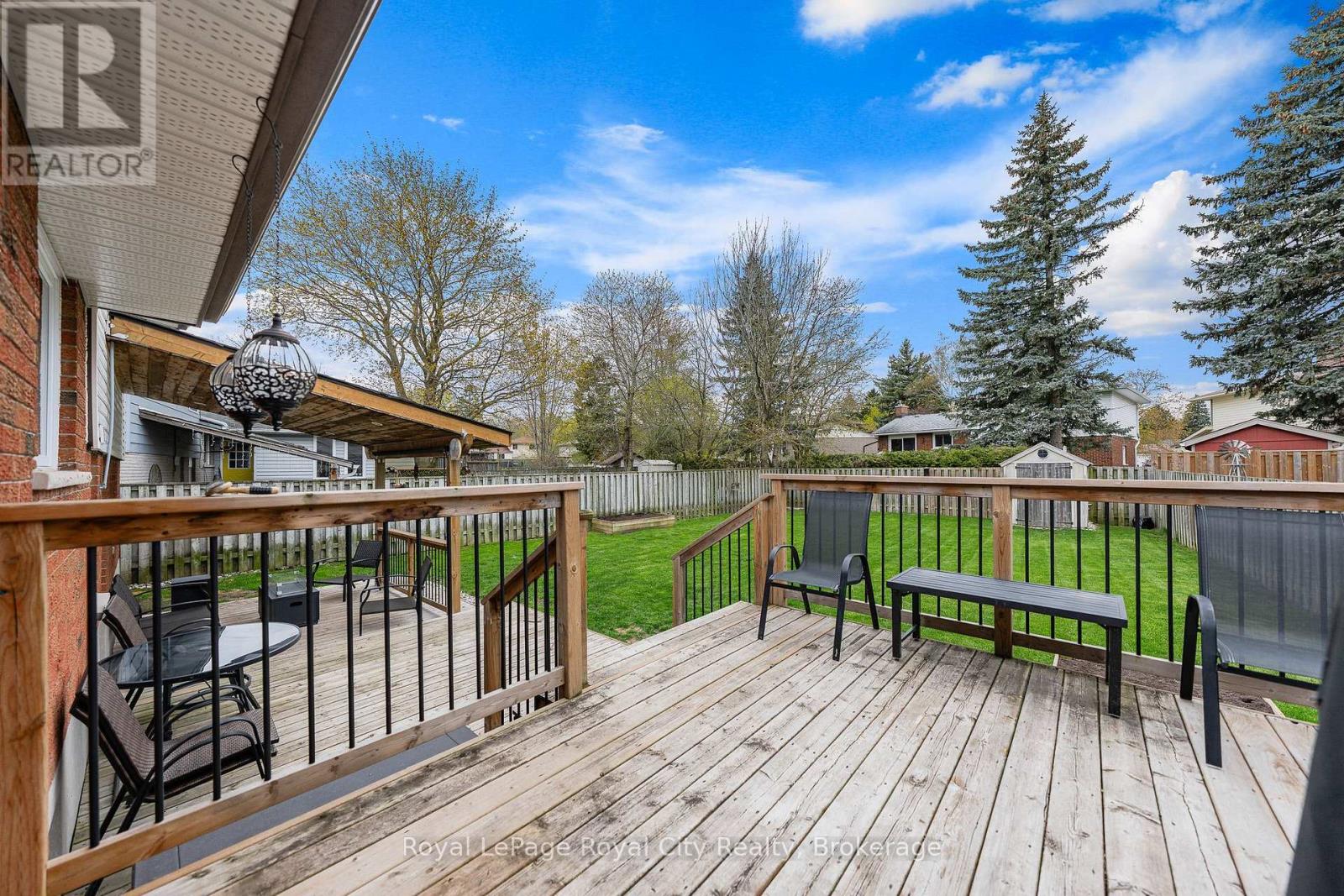 16 SANDERSON DRIVE - 26