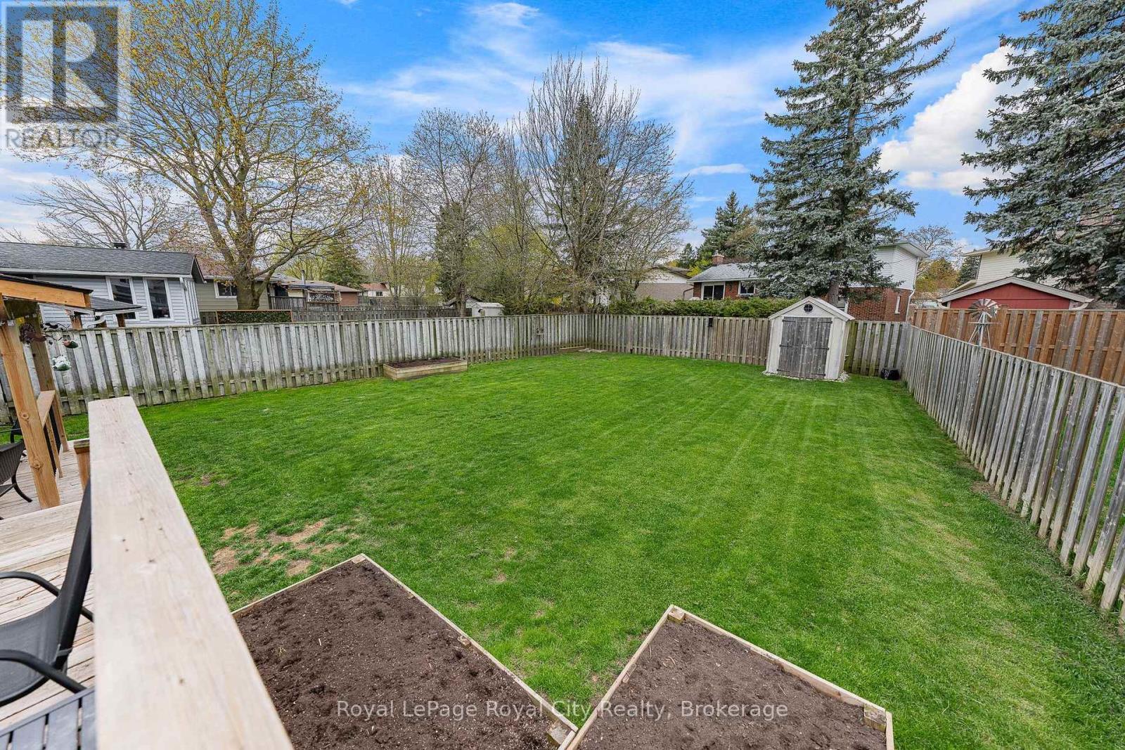 16 SANDERSON DRIVE - 27