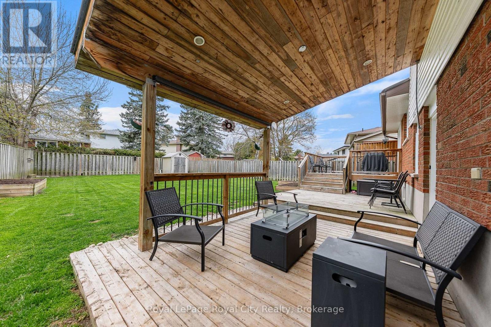 16 SANDERSON DRIVE - 29