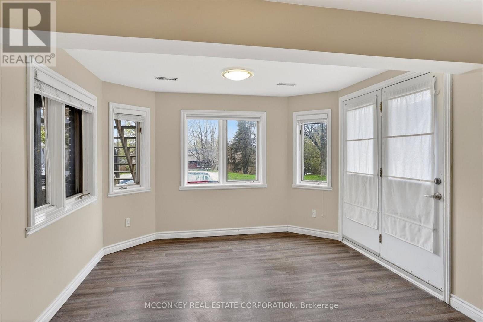 1814 STRATTON AVENUE - 32