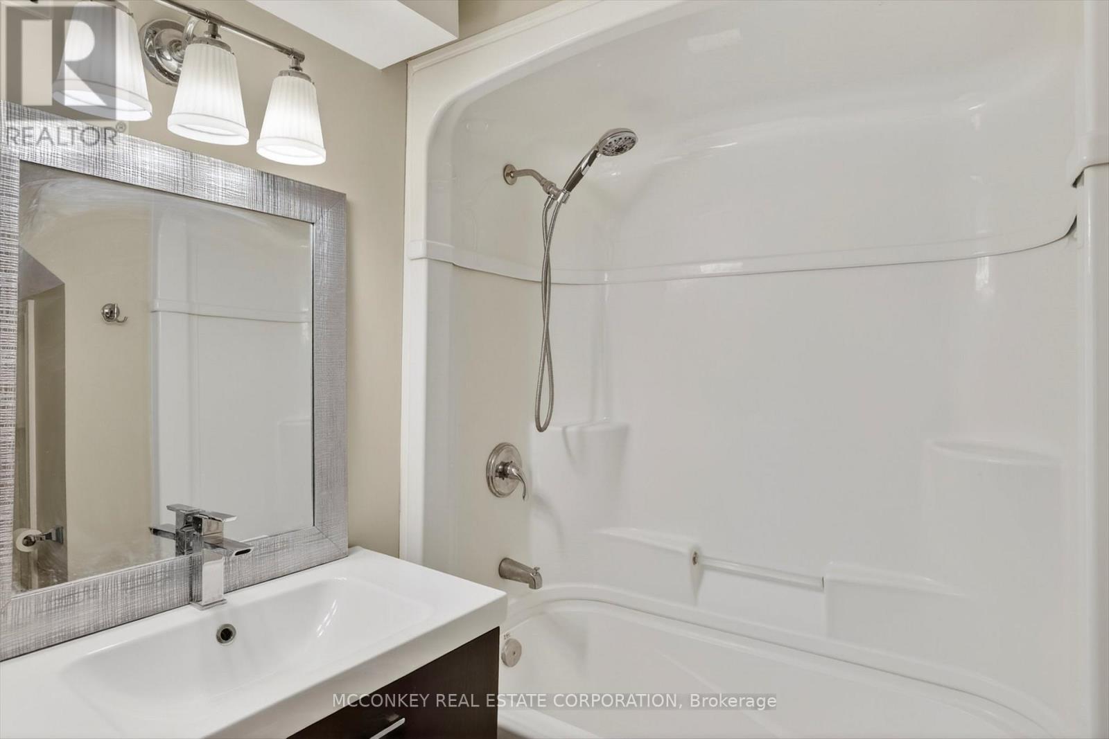1814 STRATTON AVENUE - 36