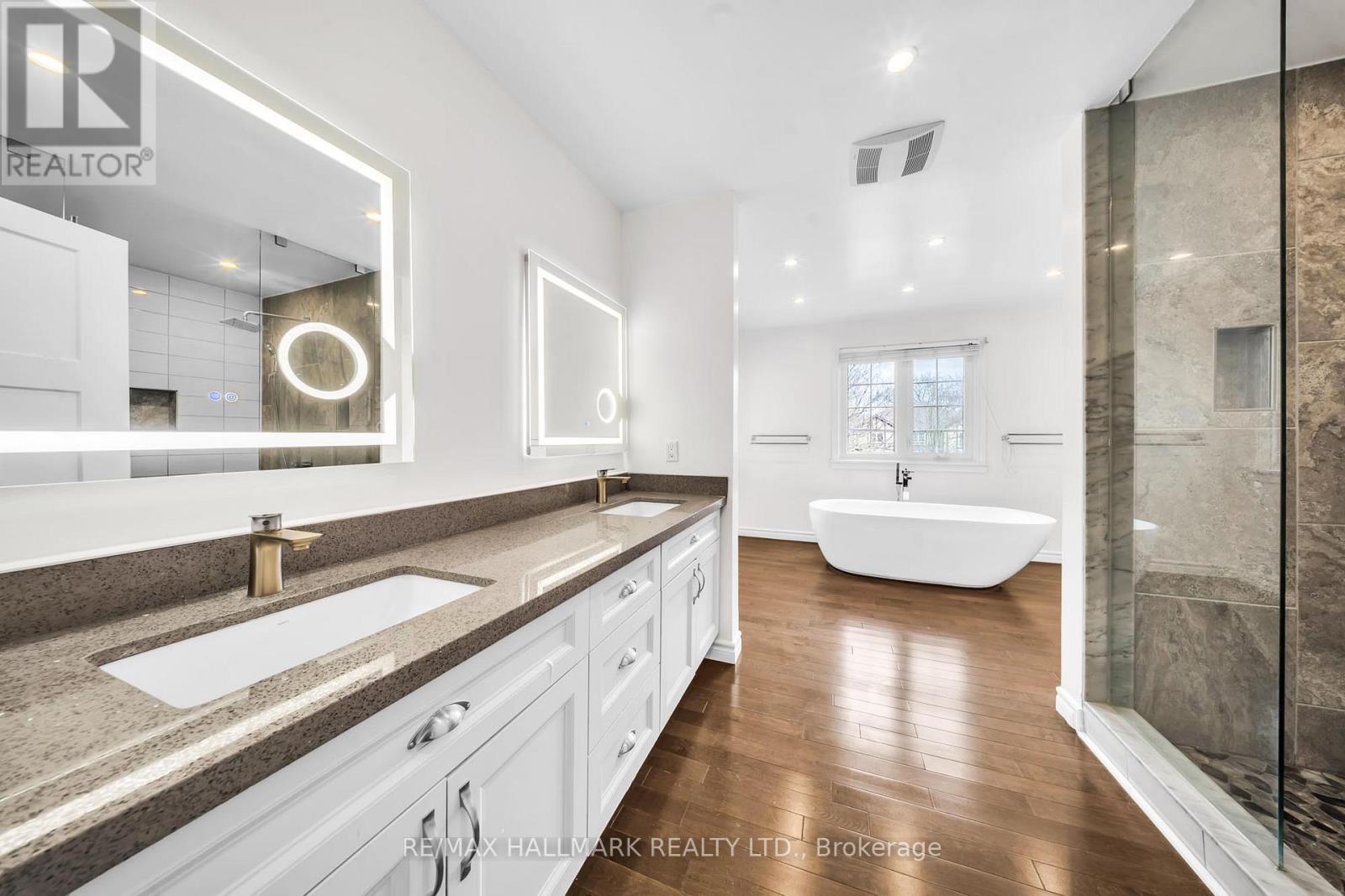 29 PETCH CRESCENT - 27