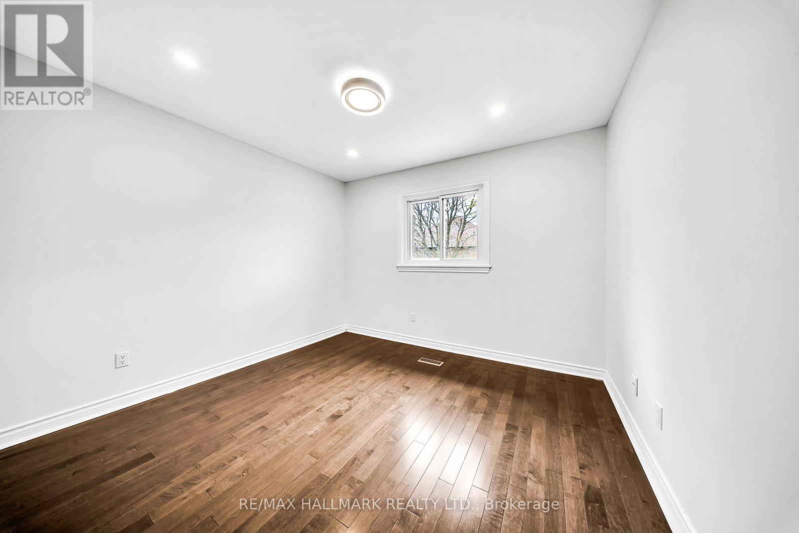 29 PETCH CRESCENT - 30