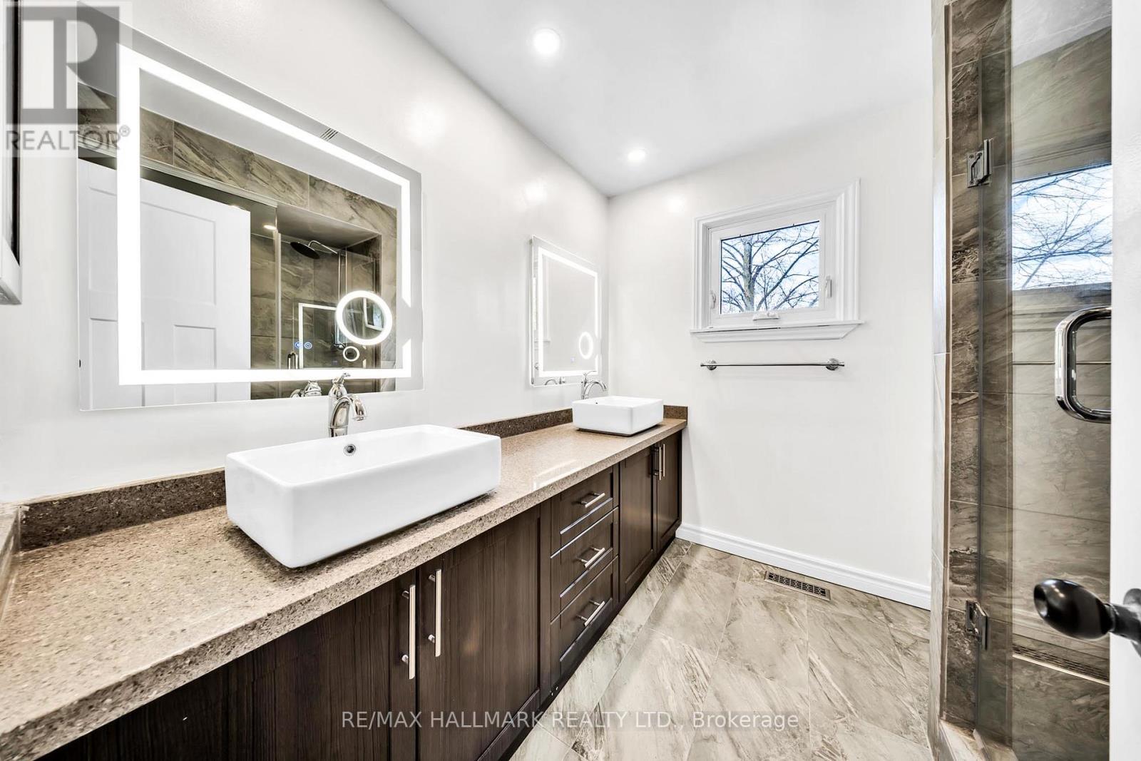 29 PETCH CRESCENT - 34