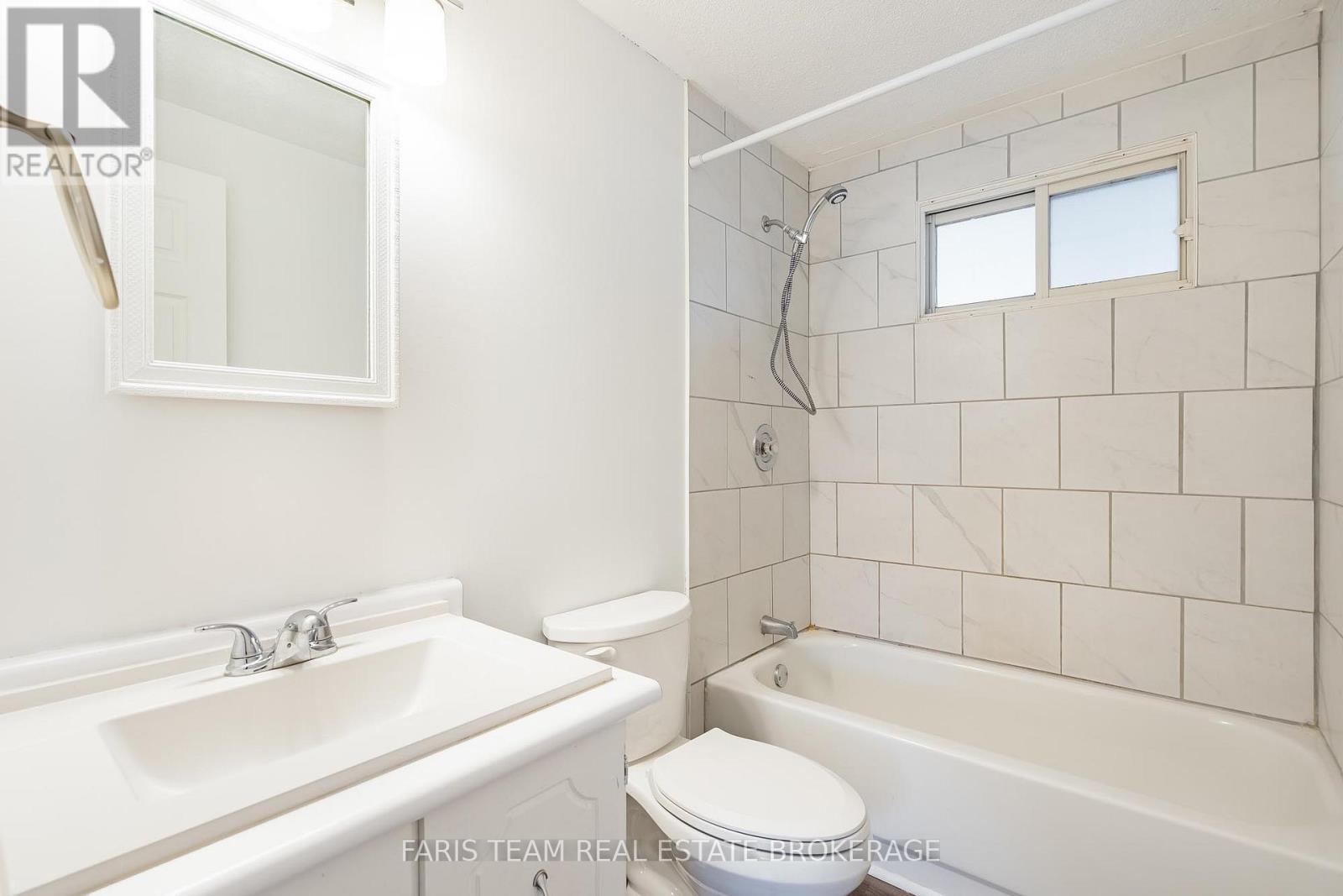 472 WILLIAM STREET - 19