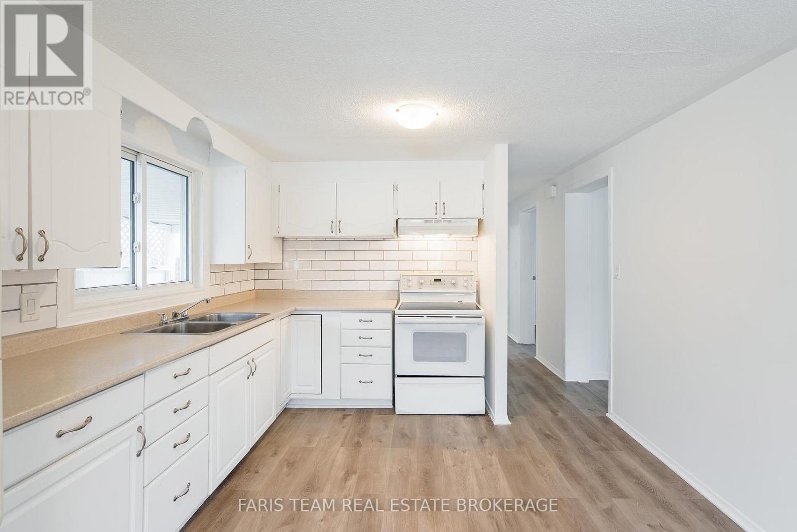 472 WILLIAM STREET - 5