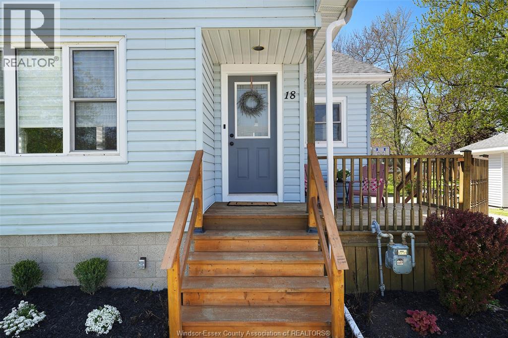 18 WALKER AVENUE, Wheatley, Ontario, N0P2P0 — Photo 2