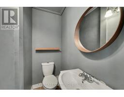 Bathroom - 2610 Islington Avenue, Toronto, ON M9V2X3 Photo 14