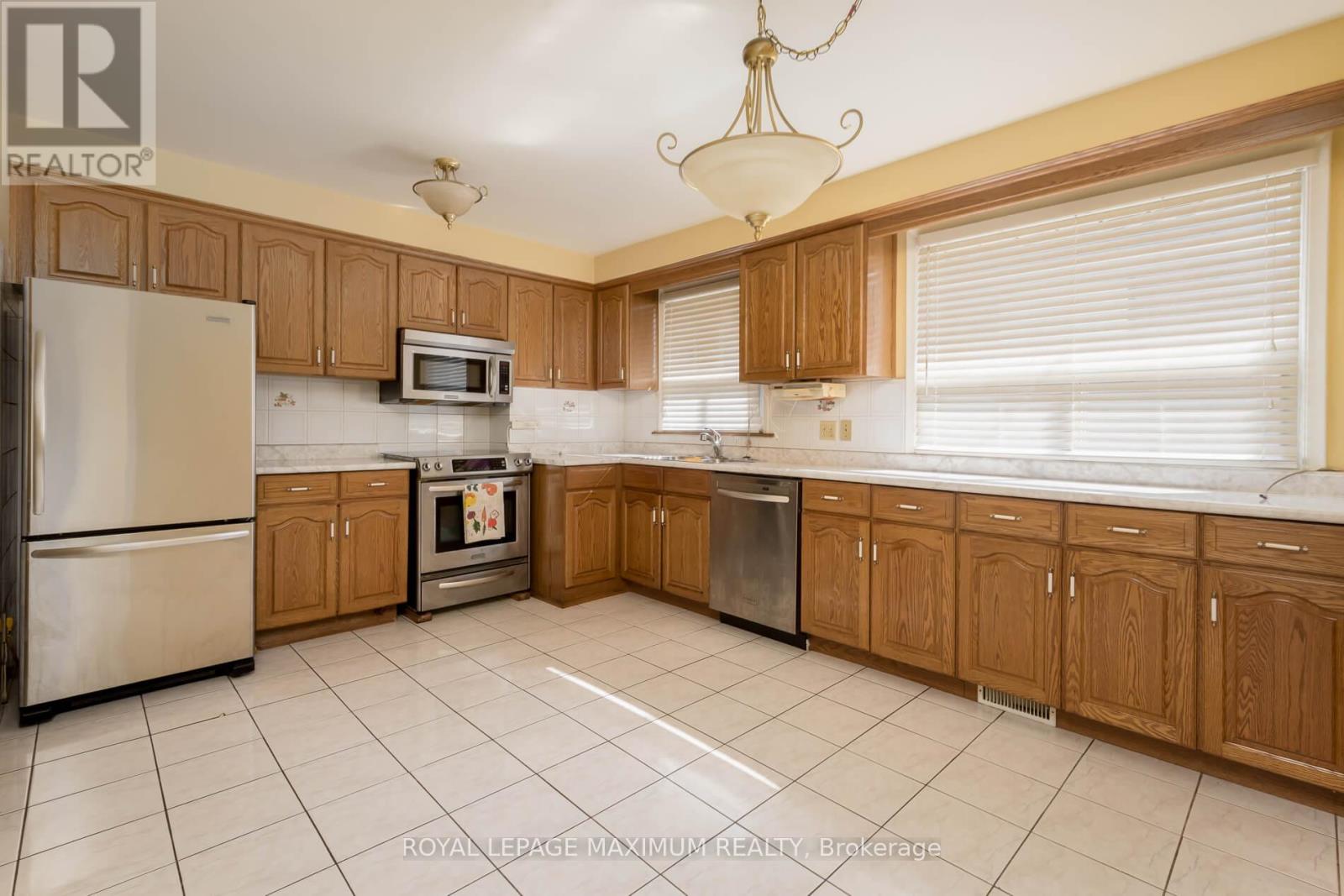 44 FALLINGDALE CRESCENT - 13