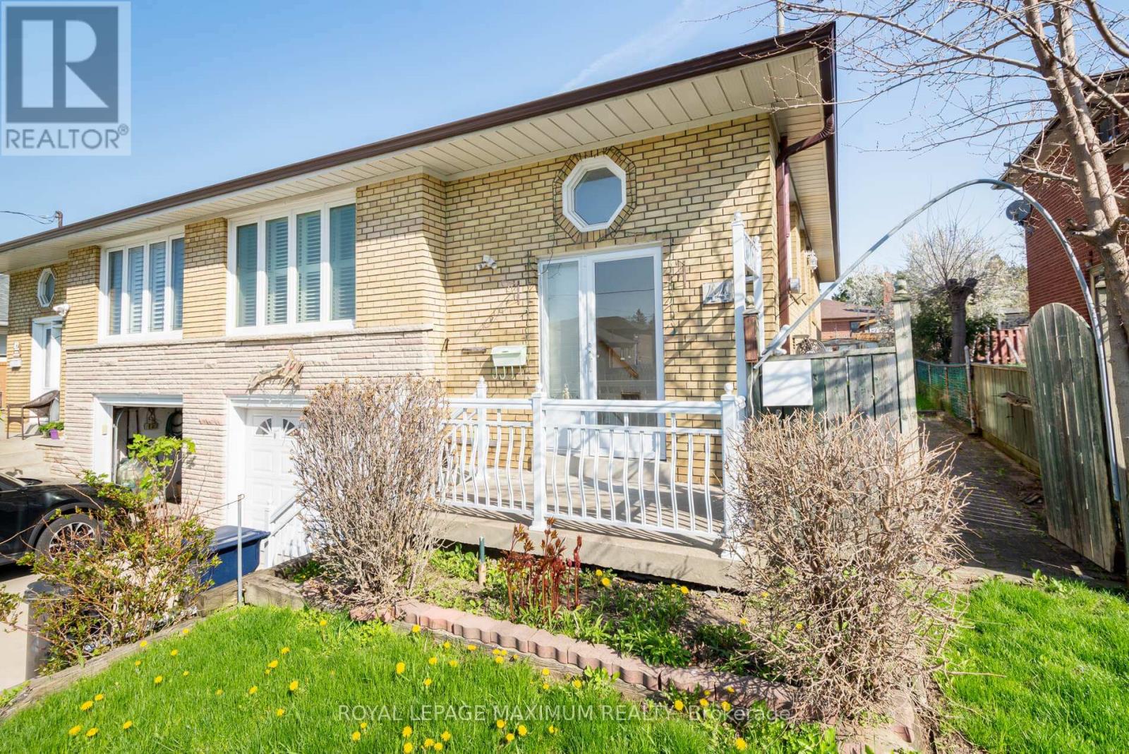 44 FALLINGDALE CRESCENT - 3