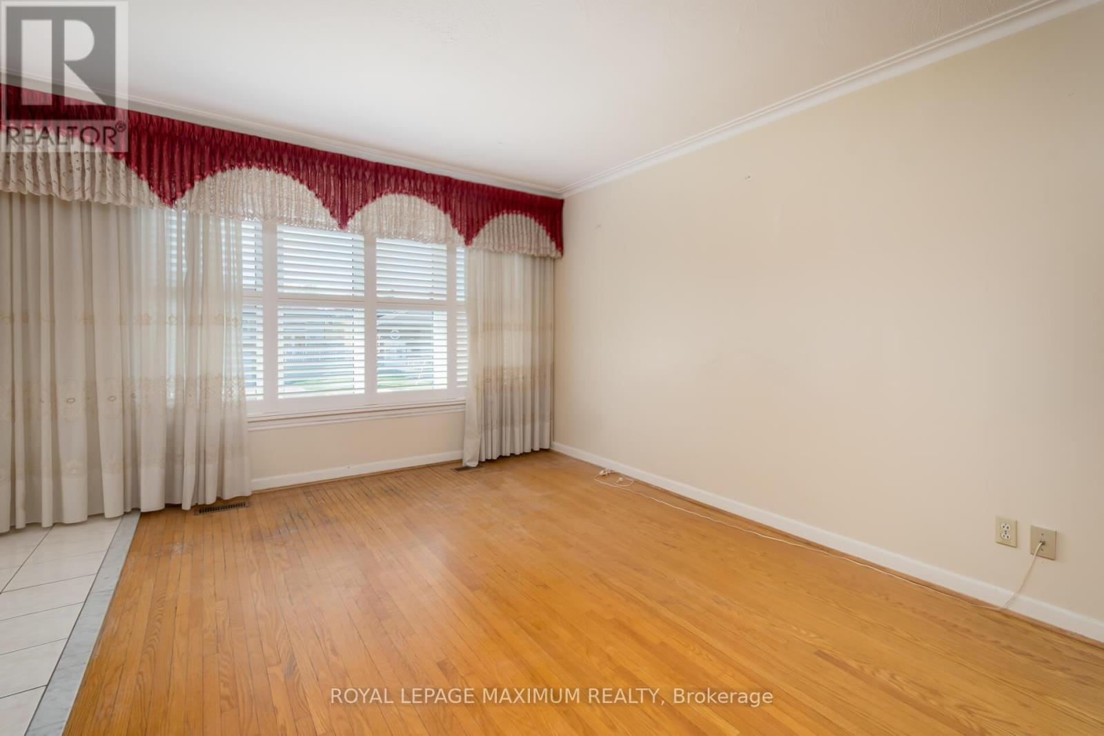 44 FALLINGDALE CRESCENT - 8