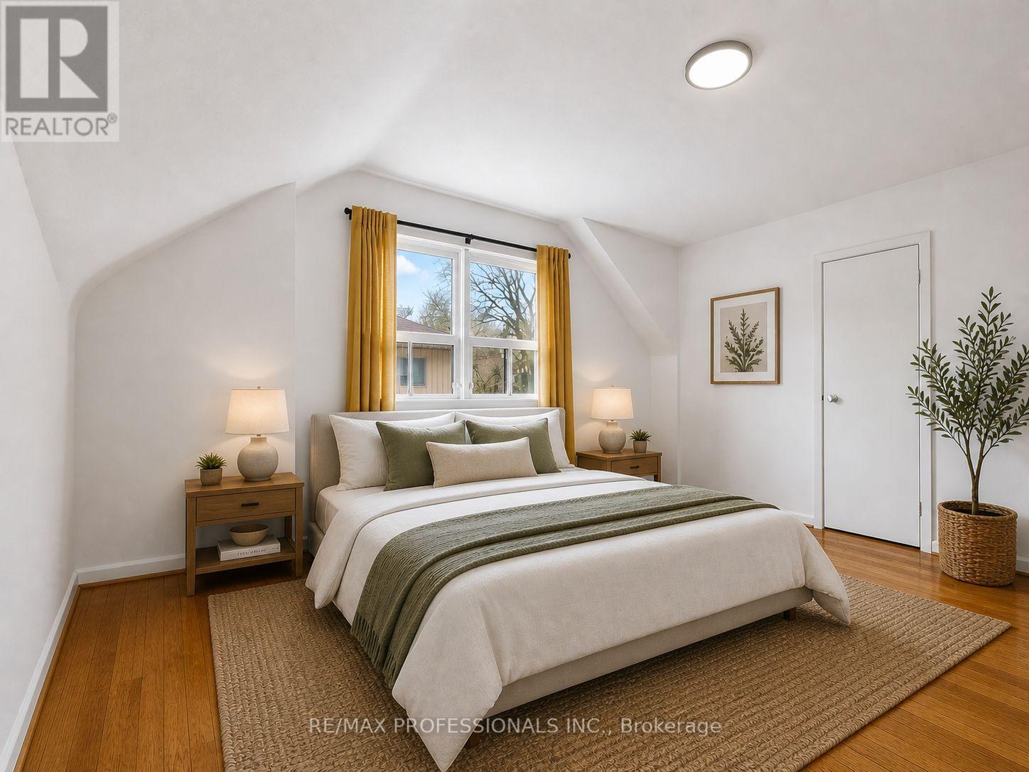 26 HENLEY CRESCENT - 13