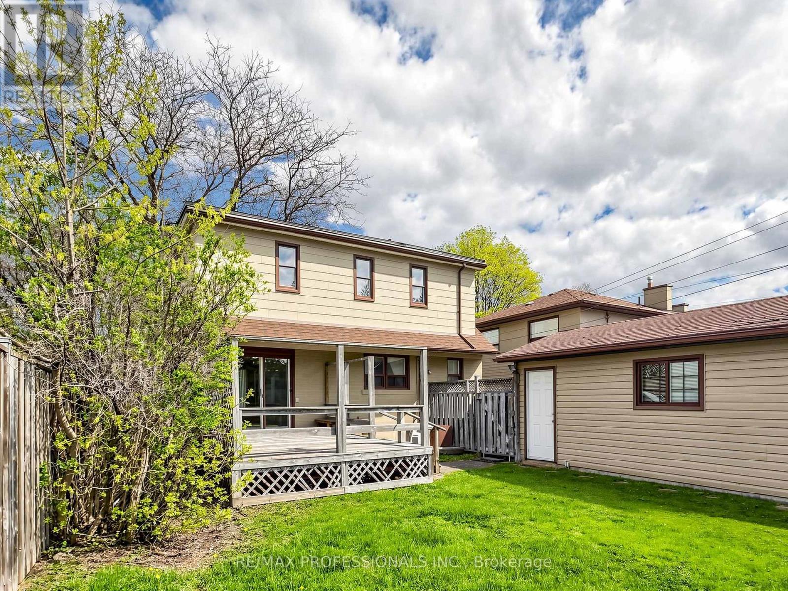 26 HENLEY CRESCENT - 26