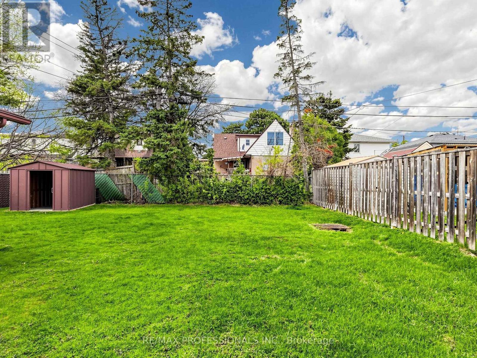 26 HENLEY CRESCENT - 29