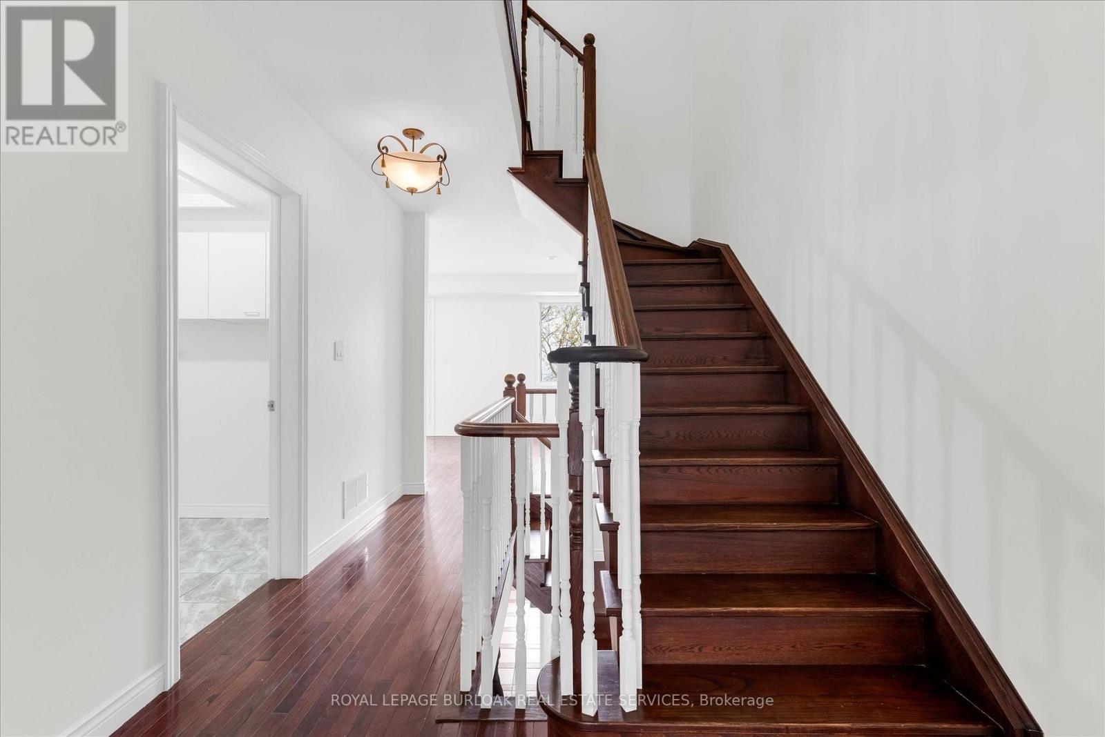 1389 LAKESHORE ROAD - 19